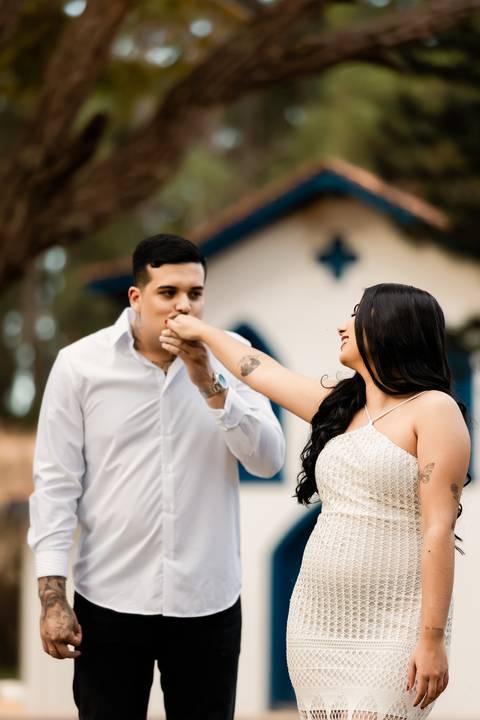 pre-wedding-araxa-minas-noiva-noivo-ensaio-namorados-fotografo-fotografias-daniel-custodio-buque-vestido-horizonte-perdido-amor-love-buque-atelie-cerimonial-cerimonia-por-do-sol-padrinhos-madrinhas-aliança-civil-casar-chacara-buffet-make-maquiagem-amor-oi'