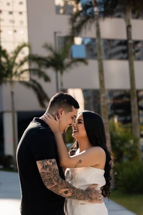 pre-wedding-araxa-minas-noiva-noivo-ensaio-namorados-fotografo-fotografias-daniel-custodio-buque-vestido-horizonte-perdido-amor-love-buque-atelie-cerimonial-cerimonia-por-do-sol-padrinhos-madrinhas-aliança-civil-casar-chacara-buffet-make-maquiagem-amor-oi'