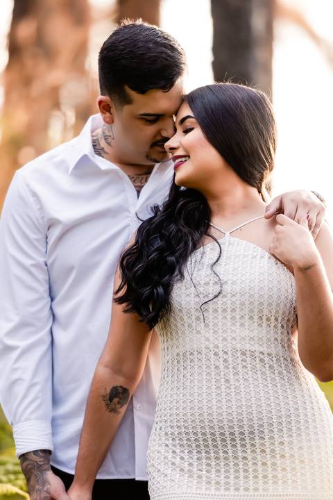 pre-wedding-araxa-minas-noiva-noivo-ensaio-namorados-fotografo-fotografias-daniel-custodio-buque-vestido-horizonte-perdido-amor-love-buque-atelie-cerimonial-cerimonia-por-do-sol-padrinhos-madrinhas-aliança-civil-casar-chacara-buffet-make-maquiagem-amor-oi'