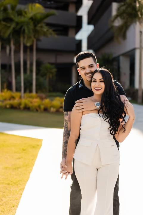 pre-wedding-araxa-minas-noiva-noivo-ensaio-namorados-fotografo-fotografias-daniel-custodio-buque-vestido-horizonte-perdido-amor-love-buque-atelie-cerimonial-cerimonia-por-do-sol-padrinhos-madrinhas-aliança-civil-casar-chacara-buffet-make-maquiagem-amor-oi'