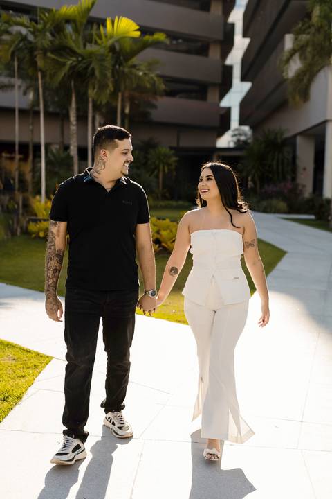 pre-wedding-araxa-minas-noiva-noivo-ensaio-namorados-fotografo-fotografias-daniel-custodio-buque-vestido-horizonte-perdido-amor-love-buque-atelie-cerimonial-cerimonia-por-do-sol-padrinhos-madrinhas-aliança-civil-casar-chacara-buffet-make-maquiagem-amor-oi'