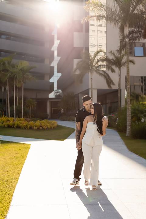 pre-wedding-araxa-minas-noiva-noivo-ensaio-namorados-fotografo-fotografias-daniel-custodio-buque-vestido-horizonte-perdido-amor-love-buque-atelie-cerimonial-cerimonia-por-do-sol-padrinhos-madrinhas-aliança-civil-casar-chacara-buffet-make-maquiagem-amor-oi'