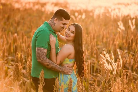 pre-wedding-araxa-minas-noiva-noivo-ensaio-namorados-fotografo-fotografias-daniel-custodio-buque-vestido-horizonte-perdido-amor-love-buque-atelie-cerimonial-cerimonia-por-do-sol-padrinhos-madrinhas-aliança-civil-casar-chacara-buffet-make-maquiagem-amor-oi'