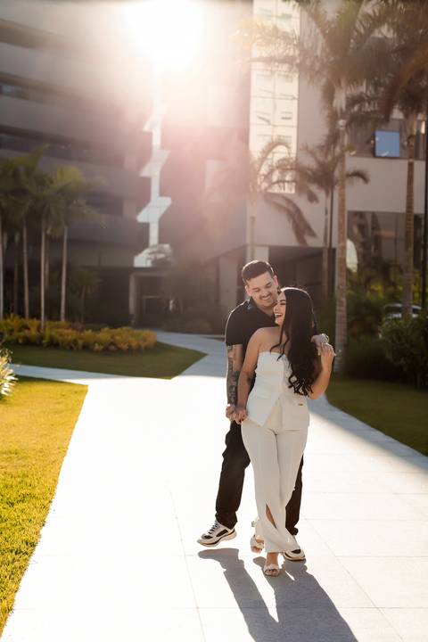 pre-wedding-araxa-minas-noiva-noivo-ensaio-namorados-fotografo-fotografias-daniel-custodio-buque-vestido-horizonte-perdido-amor-love-buque-atelie-cerimonial-cerimonia-por-do-sol-padrinhos-madrinhas-aliança-civil-casar-chacara-buffet-make-maquiagem-amor-oi'