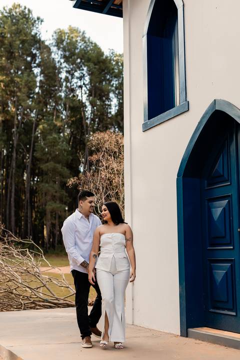 pre-wedding-araxa-minas-noiva-noivo-ensaio-namorados-fotografo-fotografias-daniel-custodio-buque-vestido-horizonte-perdido-amor-love-buque-atelie-cerimonial-cerimonia-por-do-sol-padrinhos-madrinhas-aliança-civil-casar-chacara-buffet-make-maquiagem-amor-oi'