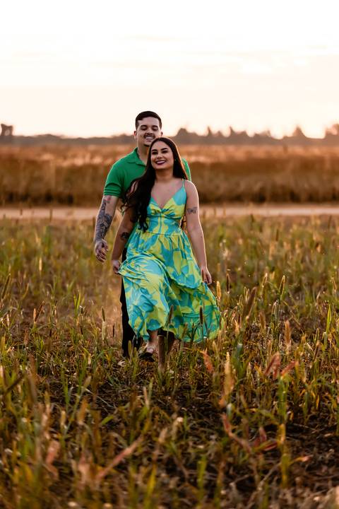 pre-wedding-araxa-minas-noiva-noivo-ensaio-namorados-fotografo-fotografias-daniel-custodio-buque-vestido-horizonte-perdido-amor-love-buque-atelie-cerimonial-cerimonia-por-do-sol-padrinhos-madrinhas-aliança-civil-casar-chacara-buffet-make-maquiagem-amor-oi'
