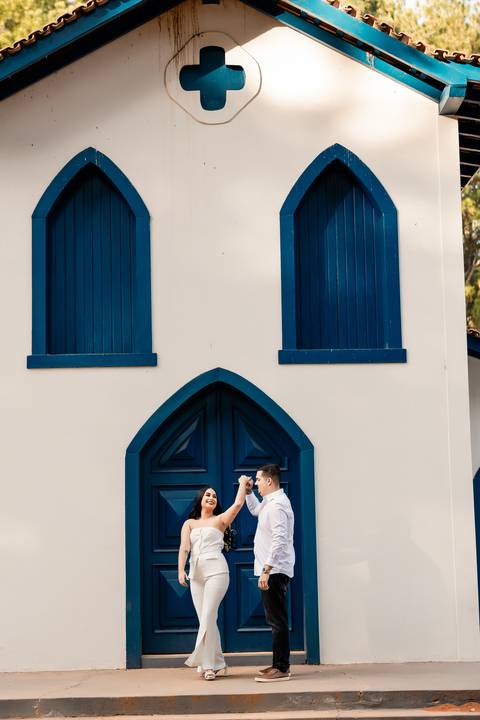 pre-wedding-araxa-minas-noiva-noivo-ensaio-namorados-fotografo-fotografias-daniel-custodio-buque-vestido-horizonte-perdido-amor-love-buque-atelie-cerimonial-cerimonia-por-do-sol-padrinhos-madrinhas-aliança-civil-casar-chacara-buffet-make-maquiagem-amor-oi'