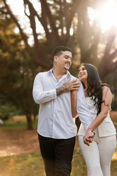pre-wedding-araxa-minas-noiva-noivo-ensaio-namorados-fotografo-fotografias-daniel-custodio-buque-vestido-horizonte-perdido-amor-love-buque-atelie-cerimonial-cerimonia-por-do-sol-padrinhos-madrinhas-aliança-civil-casar-chacara-buffet-make-maquiagem-amor-oi'