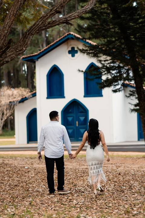 pre-wedding-araxa-minas-noiva-noivo-ensaio-namorados-fotografo-fotografias-daniel-custodio-buque-vestido-horizonte-perdido-amor-love-buque-atelie-cerimonial-cerimonia-por-do-sol-padrinhos-madrinhas-aliança-civil-casar-chacara-buffet-make-maquiagem-amor-oi'