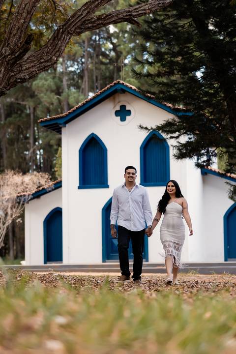 pre-wedding-araxa-minas-noiva-noivo-ensaio-namorados-fotografo-fotografias-daniel-custodio-buque-vestido-horizonte-perdido-amor-love-buque-atelie-cerimonial-cerimonia-por-do-sol-padrinhos-madrinhas-aliança-civil-casar-chacara-buffet-make-maquiagem-amor-oi'