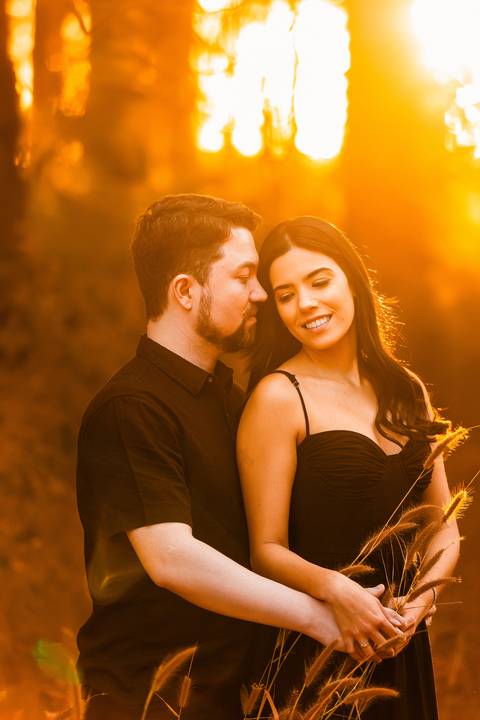 pre-wedding-araxa-minas-noiva-noivo-ensaio-namorados-fotografo-fotografias-daniel-custodio-buque-vestido-horizonte-perdido-amor-love-buque-atelie-cerimonial-cerimonia-por-do-sol-padrinhos-madrinhas-aliança-civil-casar-chacara-buffet-make-maquiagem-amor-oi'