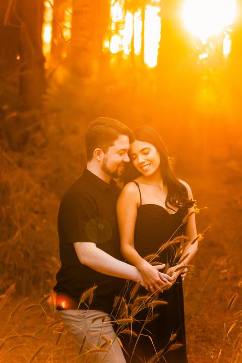 pre-wedding-araxa-minas-noiva-noivo-ensaio-namorados-fotografo-fotografias-daniel-custodio-buque-vestido-horizonte-perdido-amor-love-buque-atelie-cerimonial-cerimonia-por-do-sol-padrinhos-madrinhas-aliança-civil-casar-chacara-buffet-make-maquiagem-amor-oi'