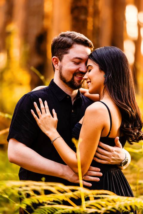 pre-wedding-araxa-minas-noiva-noivo-ensaio-namorados-fotografo-fotografias-daniel-custodio-buque-vestido-horizonte-perdido-amor-love-buque-atelie-cerimonial-cerimonia-por-do-sol-padrinhos-madrinhas-aliança-civil-casar-chacara-buffet-make-maquiagem-amor-oi'