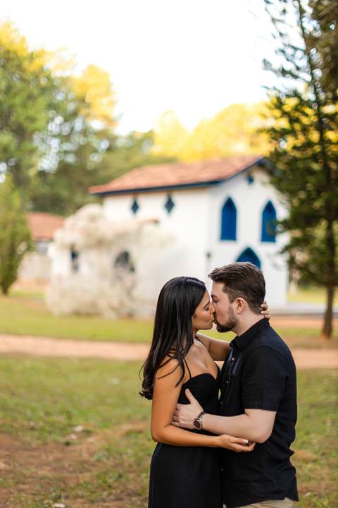 pre-wedding-araxa-minas-noiva-noivo-ensaio-namorados-fotografo-fotografias-daniel-custodio-buque-vestido-horizonte-perdido-amor-love-buque-atelie-cerimonial-cerimonia-por-do-sol-padrinhos-madrinhas-aliança-civil-casar-chacara-buffet-make-maquiagem-amor-oi'