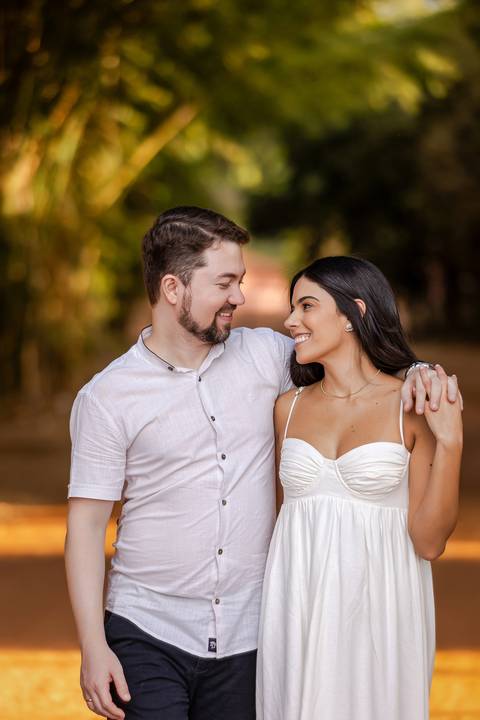 pre-wedding-araxa-minas-noiva-noivo-ensaio-namorados-fotografo-fotografias-daniel-custodio-buque-vestido-horizonte-perdido-amor-love-buque-atelie-cerimonial-cerimonia-por-do-sol-padrinhos-madrinhas-aliança-civil-casar-chacara-buffet-make-maquiagem-amor-oi'