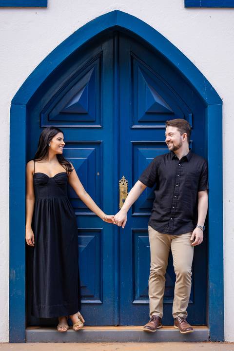 pre-wedding-araxa-minas-noiva-noivo-ensaio-namorados-fotografo-fotografias-daniel-custodio-buque-vestido-horizonte-perdido-amor-love-buque-atelie-cerimonial-cerimonia-por-do-sol-padrinhos-madrinhas-aliança-civil-casar-chacara-buffet-make-maquiagem-amor-oi'