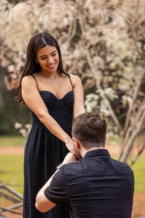pre-wedding-araxa-minas-noiva-noivo-ensaio-namorados-fotografo-fotografias-daniel-custodio-buque-vestido-horizonte-perdido-amor-love-buque-atelie-cerimonial-cerimonia-por-do-sol-padrinhos-madrinhas-aliança-civil-casar-chacara-buffet-make-maquiagem-amor-oi'