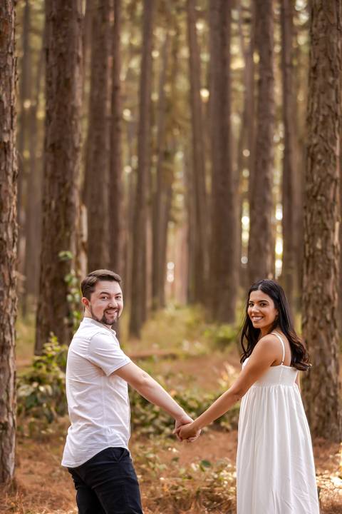 pre-wedding-araxa-minas-noiva-noivo-ensaio-namorados-fotografo-fotografias-daniel-custodio-buque-vestido-horizonte-perdido-amor-love-buque-atelie-cerimonial-cerimonia-por-do-sol-padrinhos-madrinhas-aliança-civil-casar-chacara-buffet-make-maquiagem-amor-oi'
