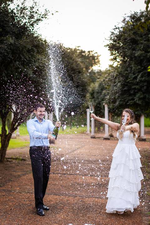 pre-wedding-araxa-minas-noiva-noivo-ensaio-namorados-fotografo-fotografias-daniel-custodio-buque-vestido-horizonte-perdido-amor-love-buque-atelie-cerimonial-cerimonia-por-do-sol-padrinhos-madrinhas-aliança-civil-casar-chacara-buffet-make-maquiagem-amor-oi'