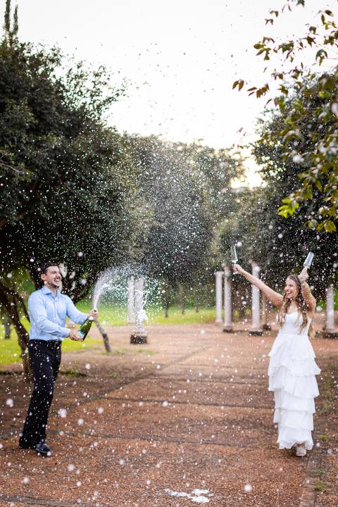 pre-wedding-araxa-minas-noiva-noivo-ensaio-namorados-fotografo-fotografias-daniel-custodio-buque-vestido-horizonte-perdido-amor-love-buque-atelie-cerimonial-cerimonia-por-do-sol-padrinhos-madrinhas-aliança-civil-casar-chacara-buffet-make-maquiagem-amor-oi'