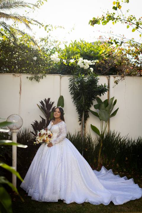casamento-casa-fotografo-de-casamento-daniel-custodio-fotografias-noiva-noivo-madrinha-padrinho-vestido-make-cabelo-maquiagem-buque-mãe-pai-love-cerimonial-cerimonia-igreja-aliança-padre-buffet-DJ-familia-uberlandia-minas-gerias-brasil-foto-amor-brinde-'