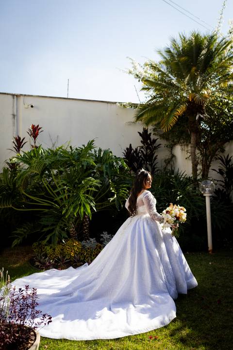 casamento-casa-fotografo-de-casamento-daniel-custodio-fotografias-noiva-noivo-madrinha-padrinho-vestido-make-cabelo-maquiagem-buque-mãe-pai-love-cerimonial-cerimonia-igreja-aliança-padre-buffet-DJ-familia-uberlandia-minas-gerias-brasil-foto-amor-brinde-'