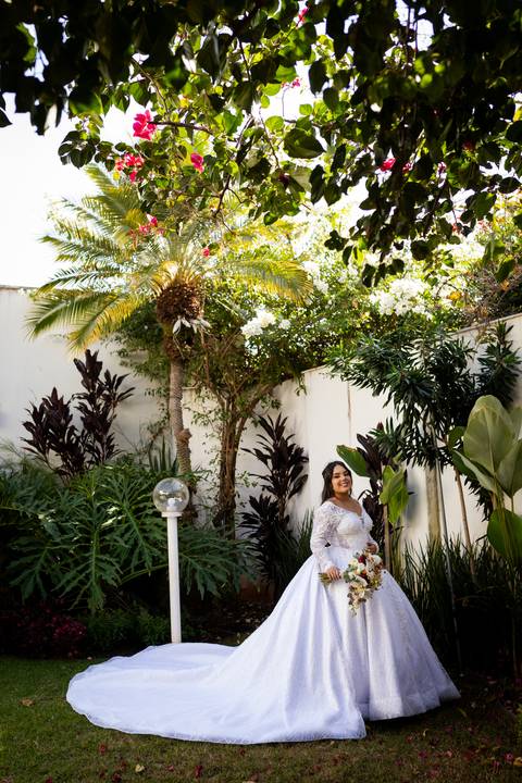 casamento-casa-fotografo-de-casamento-daniel-custodio-fotografias-noiva-noivo-madrinha-padrinho-vestido-make-cabelo-maquiagem-buque-mãe-pai-love-cerimonial-cerimonia-igreja-aliança-padre-buffet-DJ-familia-uberlandia-minas-gerias-brasil-foto-amor-brinde-'