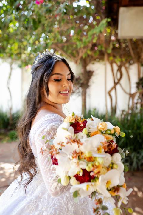 casamento-casa-fotografo-de-casamento-daniel-custodio-fotografias-noiva-noivo-madrinha-padrinho-vestido-make-cabelo-maquiagem-buque-mãe-pai-love-cerimonial-cerimonia-igreja-aliança-padre-buffet-DJ-familia-uberlandia-minas-gerias-brasil-foto-amor-brinde-'