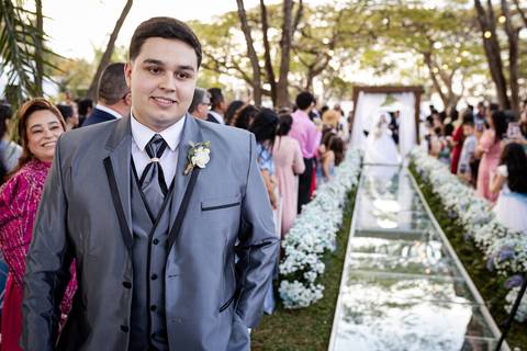 casamento-casa-fotografo-de-casamento-daniel-custodio-fotografias-noiva-noivo-madrinha-padrinho-vestido-make-cabelo-maquiagem-buque-mãe-pai-love-cerimonial-cerimonia-igreja-aliança-padre-buffet-DJ-familia-uberlandia-minas-gerias-brasil-foto-amor-brinde-'