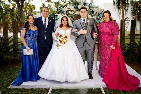 casamento-casa-fotografo-de-casamento-daniel-custodio-fotografias-noiva-noivo-madrinha-padrinho-vestido-make-cabelo-maquiagem-buque-mãe-pai-love-cerimonial-cerimonia-igreja-aliança-padre-buffet-DJ-familia-uberlandia-minas-gerias-brasil-foto-amor-brinde-'