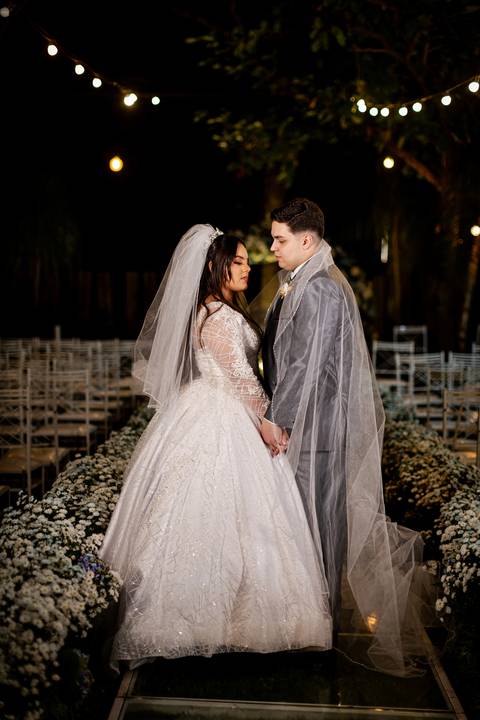 casamento-casa-fotografo-de-casamento-daniel-custodio-fotografias-noiva-noivo-madrinha-padrinho-vestido-make-cabelo-maquiagem-buque-mãe-pai-love-cerimonial-cerimonia-igreja-aliança-padre-buffet-DJ-familia-uberlandia-minas-gerias-brasil-foto-amor-brinde-'