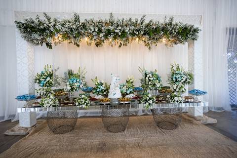 casamento-casa-fotografo-de-casamento-daniel-custodio-fotografias-noiva-noivo-madrinha-padrinho-vestido-make-cabelo-maquiagem-buque-mãe-pai-love-cerimonial-cerimonia-igreja-aliança-padre-buffet-DJ-familia-uberlandia-minas-gerias-brasil-foto-amor-brinde-'