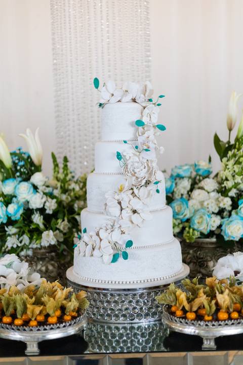 casamento-casa-fotografo-de-casamento-daniel-custodio-fotografias-noiva-noivo-madrinha-padrinho-vestido-make-cabelo-maquiagem-buque-mãe-pai-love-cerimonial-cerimonia-igreja-aliança-padre-buffet-DJ-familia-uberlandia-minas-gerias-brasil-foto-amor-brinde-'