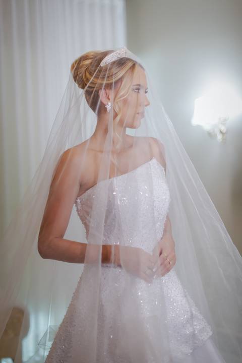 casar-casamento-wedding-cerimonia-make-noiva-noivo-araguari-vestido-maquiagem-buque-madrinha-daniel-custodio-uberlandia-festa-cerimonial-amor-aliança-video-dj-buffet-damas-love-fotografias-fotografo-minas-gerais-carro-pista-banda-cabelo-igreja-padre-reels'