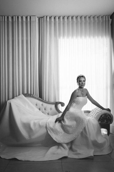 casar-casamento-wedding-cerimonia-make-noiva-noivo-araguari-vestido-maquiagem-buque-madrinha-daniel-custodio-uberlandia-festa-cerimonial-amor-aliança-video-dj-buffet-damas-love-fotografias-fotografo-minas-gerais-carro-pista-banda-cabelo-igreja-padre-reels'