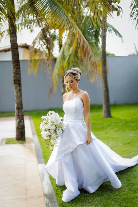 casar-casamento-wedding-cerimonia-make-noiva-noivo-araguari-vestido-maquiagem-buque-madrinha-daniel-custodio-uberlandia-festa-cerimonial-amor-aliança-video-dj-buffet-damas-love-fotografias-fotografo-minas-gerais-carro-pista-banda-cabelo-igreja-padre-reels'