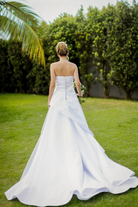 casar-casamento-wedding-cerimonia-make-noiva-noivo-araguari-vestido-maquiagem-buque-madrinha-daniel-custodio-uberlandia-festa-cerimonial-amor-aliança-video-dj-buffet-damas-love-fotografias-fotografo-minas-gerais-carro-pista-banda-cabelo-igreja-padre-reels'