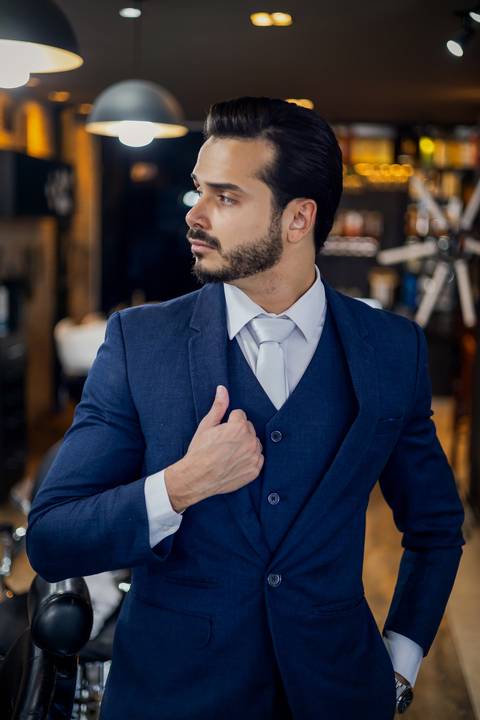 casar-casamento-wedding-cerimonia-make-noiva-noivo-araguari-vestido-maquiagem-buque-madrinha-daniel-custodio-uberlandia-festa-cerimonial-amor-aliança-video-dj-buffet-damas-love-fotografias-fotografo-minas-gerais-carro-pista-banda-cabelo-igreja-padre-reels'