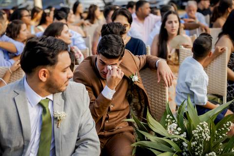 casar-casamento-wedding-cerimonia-make-noiva-noivo-araguari-vestido-maquiagem-buque-madrinha-daniel-custodio-uberlandia-festa-cerimonial-amor-aliança-video-dj-buffet-damas-love-fotografias-fotografo-minas-gerais-carro-pista-banda-cabelo-igreja-padre-reels'