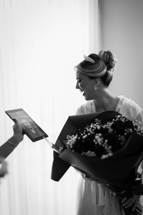 casar-casamento-wedding-cerimonia-make-noiva-noivo-araguari-vestido-maquiagem-buque-madrinha-daniel-custodio-uberlandia-festa-cerimonial-amor-aliança-video-dj-buffet-damas-love-fotografias-fotografo-minas-gerais-carro-pista-banda-cabelo-igreja-padre-reels'