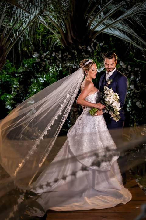 casar-casamento-wedding-cerimonia-make-noiva-noivo-araguari-vestido-maquiagem-buque-madrinha-daniel-custodio-uberlandia-festa-cerimonial-amor-aliança-video-dj-buffet-damas-love-fotografias-fotografo-minas-gerais-carro-pista-banda-cabelo-igreja-padre-reels'