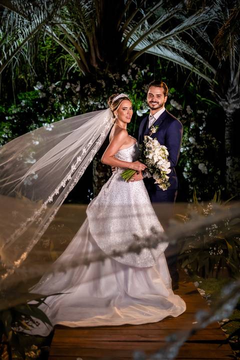 casar-casamento-wedding-cerimonia-make-noiva-noivo-araguari-vestido-maquiagem-buque-madrinha-daniel-custodio-uberlandia-festa-cerimonial-amor-aliança-video-dj-buffet-damas-love-fotografias-fotografo-minas-gerais-carro-pista-banda-cabelo-igreja-padre-reels'