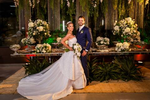 casar-casamento-wedding-cerimonia-make-noiva-noivo-araguari-vestido-maquiagem-buque-madrinha-daniel-custodio-uberlandia-festa-cerimonial-amor-aliança-video-dj-buffet-damas-love-fotografias-fotografo-minas-gerais-carro-pista-banda-cabelo-igreja-padre-reels'