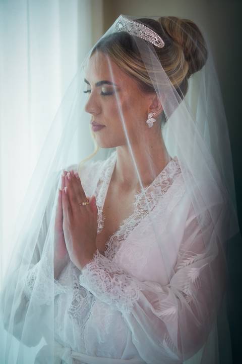 casar-casamento-wedding-cerimonia-make-noiva-noivo-araguari-vestido-maquiagem-buque-madrinha-daniel-custodio-uberlandia-festa-cerimonial-amor-aliança-video-dj-buffet-damas-love-fotografias-fotografo-minas-gerais-carro-pista-banda-cabelo-igreja-padre-reels'