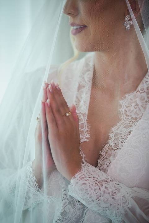 casar-casamento-wedding-cerimonia-make-noiva-noivo-araguari-vestido-maquiagem-buque-madrinha-daniel-custodio-uberlandia-festa-cerimonial-amor-aliança-video-dj-buffet-damas-love-fotografias-fotografo-minas-gerais-carro-pista-banda-cabelo-igreja-padre-reels'