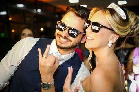 casar-casamento-wedding-cerimonia-make-noiva-noivo-araguari-vestido-maquiagem-buque-madrinha-daniel-custodio-uberlandia-festa-cerimonial-amor-aliança-video-dj-buffet-damas-love-fotografias-fotografo-minas-gerais-carro-pista-banda-cabelo-igreja-padre-reels'