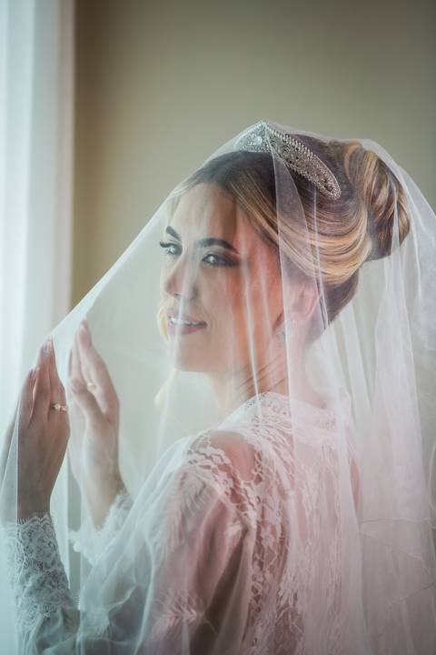 casar-casamento-wedding-cerimonia-make-noiva-noivo-araguari-vestido-maquiagem-buque-madrinha-daniel-custodio-uberlandia-festa-cerimonial-amor-aliança-video-dj-buffet-damas-love-fotografias-fotografo-minas-gerais-carro-pista-banda-cabelo-igreja-padre-reels'