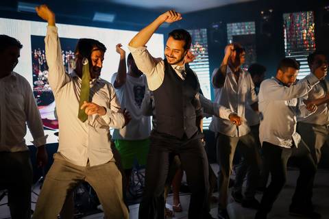 casar-casamento-wedding-cerimonia-make-noiva-noivo-araguari-vestido-maquiagem-buque-madrinha-daniel-custodio-uberlandia-festa-cerimonial-amor-aliança-video-dj-buffet-damas-love-fotografias-fotografo-minas-gerais-carro-pista-banda-cabelo-igreja-padre-reels'