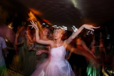 casar-casamento-wedding-cerimonia-make-noiva-noivo-araguari-vestido-maquiagem-buque-madrinha-daniel-custodio-uberlandia-festa-cerimonial-amor-aliança-video-dj-buffet-damas-love-fotografias-fotografo-minas-gerais-carro-pista-banda-cabelo-igreja-padre-reels'