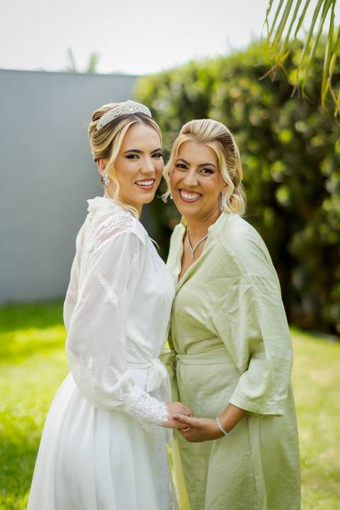 casar-casamento-wedding-cerimonia-make-noiva-noivo-araguari-vestido-maquiagem-buque-madrinha-daniel-custodio-uberlandia-festa-cerimonial-amor-aliança-video-dj-buffet-damas-love-fotografias-fotografo-minas-gerais-carro-pista-banda-cabelo-igreja-padre-reels'